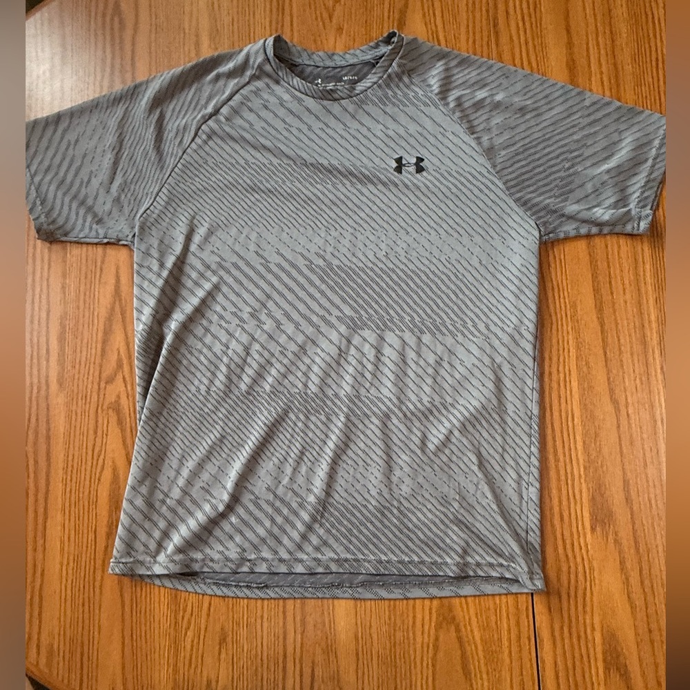 Under Armour Men's Athletic Gray Patterned Short Sleeve Tee